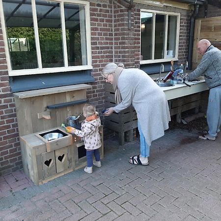 Camping De Tulpenweide Lege Kampeerplaats, Lege Plaats Op Het Gras Zonder Bed Breezand Extérieur photo