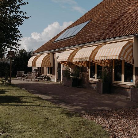 Camping De Tulpenweide Lege Kampeerplaats, Lege Plaats Op Het Gras Zonder Bed Breezand Extérieur photo