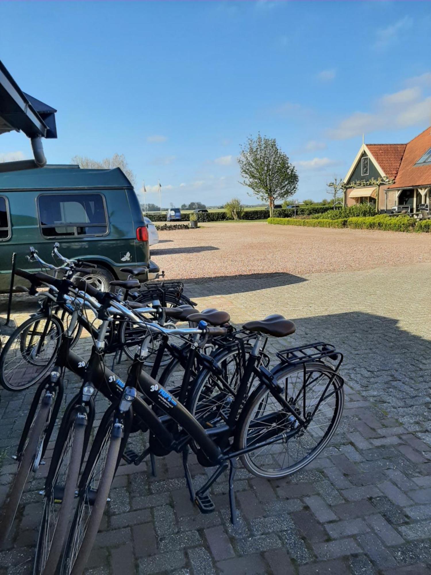 Camping De Tulpenweide Lege Kampeerplaats, Lege Plaats Op Het Gras Zonder Bed Breezand Extérieur photo