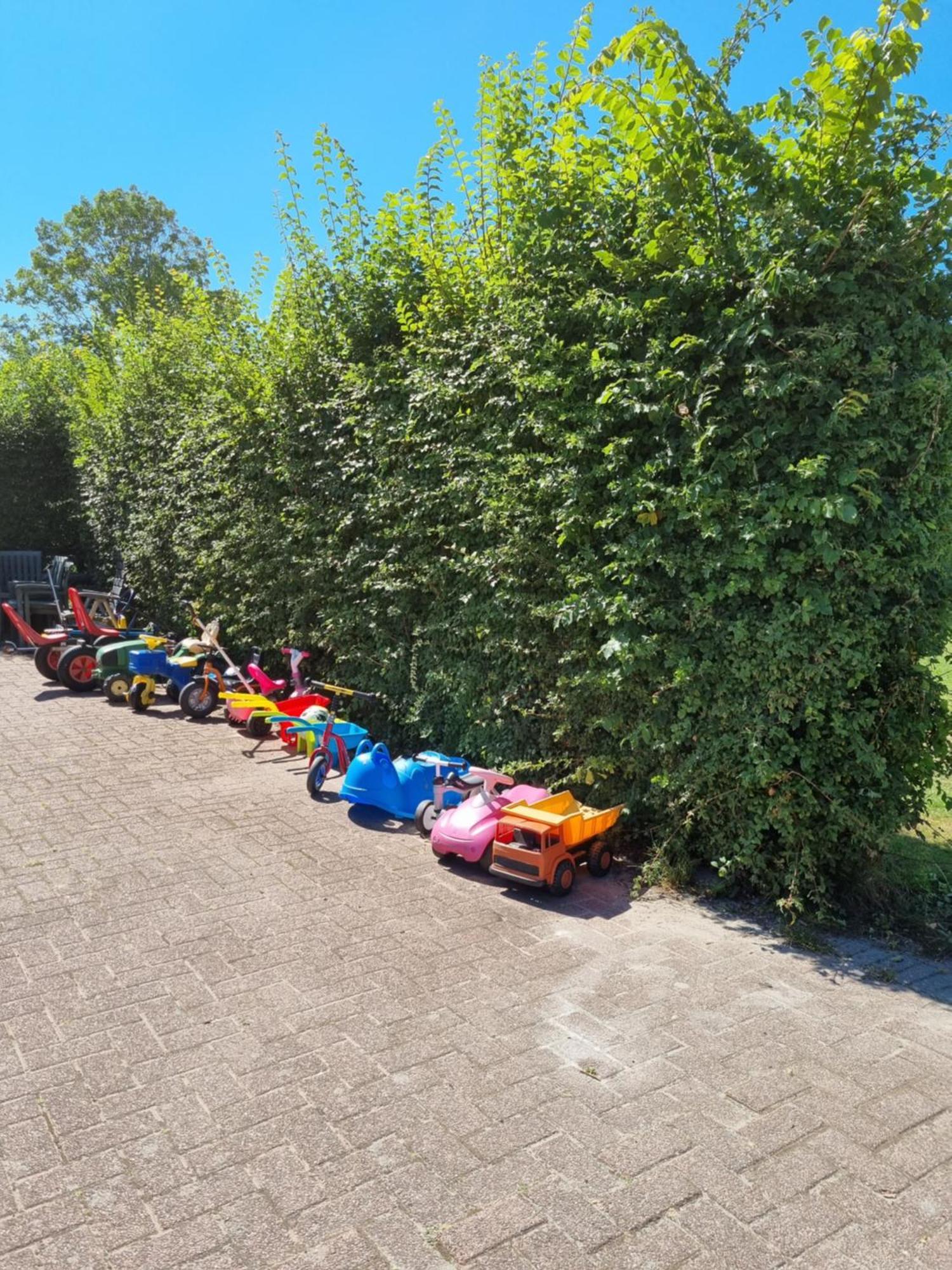 Camping De Tulpenweide Lege Kampeerplaats, Lege Plaats Op Het Gras Zonder Bed Breezand Extérieur photo